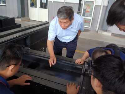 山东纳诺新材料成功举办矿物铸件技术交流会，济南二机床技术团队莅临交流